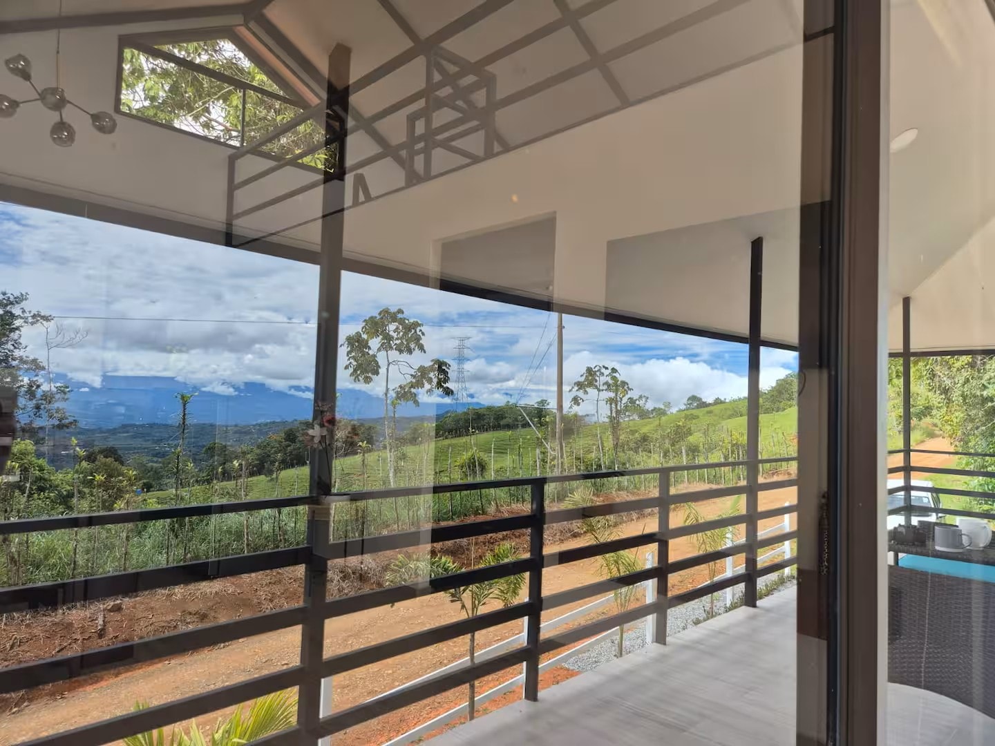 Cabaña La Martilla — rainforest mountain view